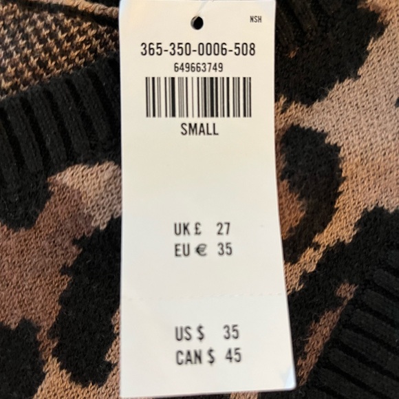 Social Tourist sleeveless crop top - Picture 4 of 6